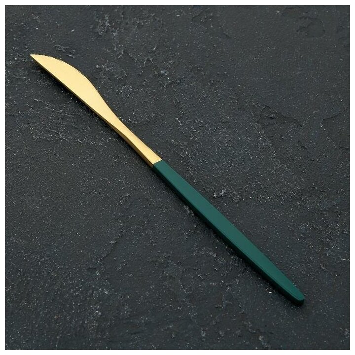 Нож столовый Magistro "Блинк", 22 см, цвет золото, зелёная ручка, на подвесе