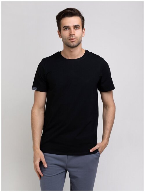 Трикотажная мужская футболка, черная