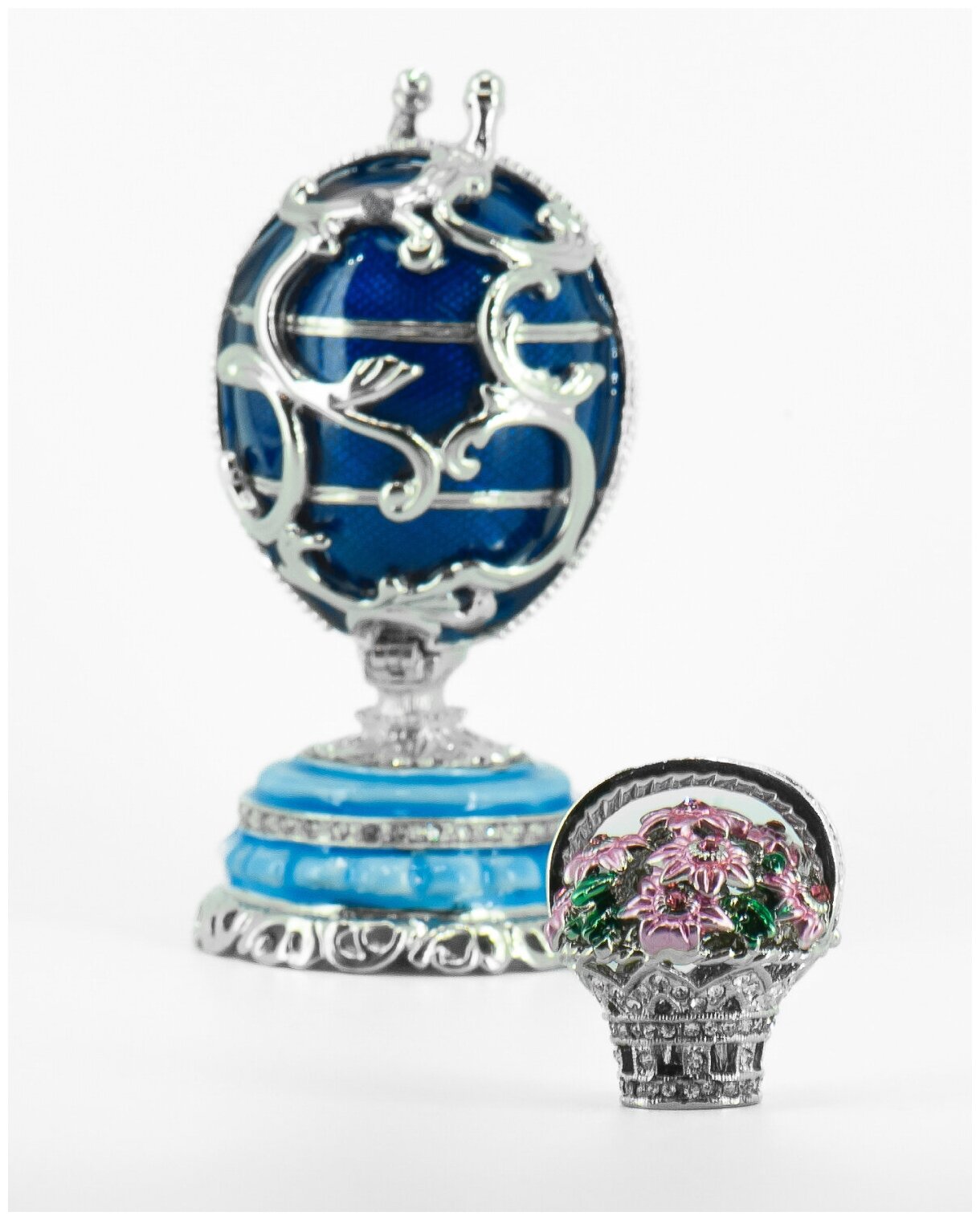 Шкатулка Яйцо в стиле Фаберже с сюрпризом "Корзина с цветами" 8,5 см Синяя / Серебристая