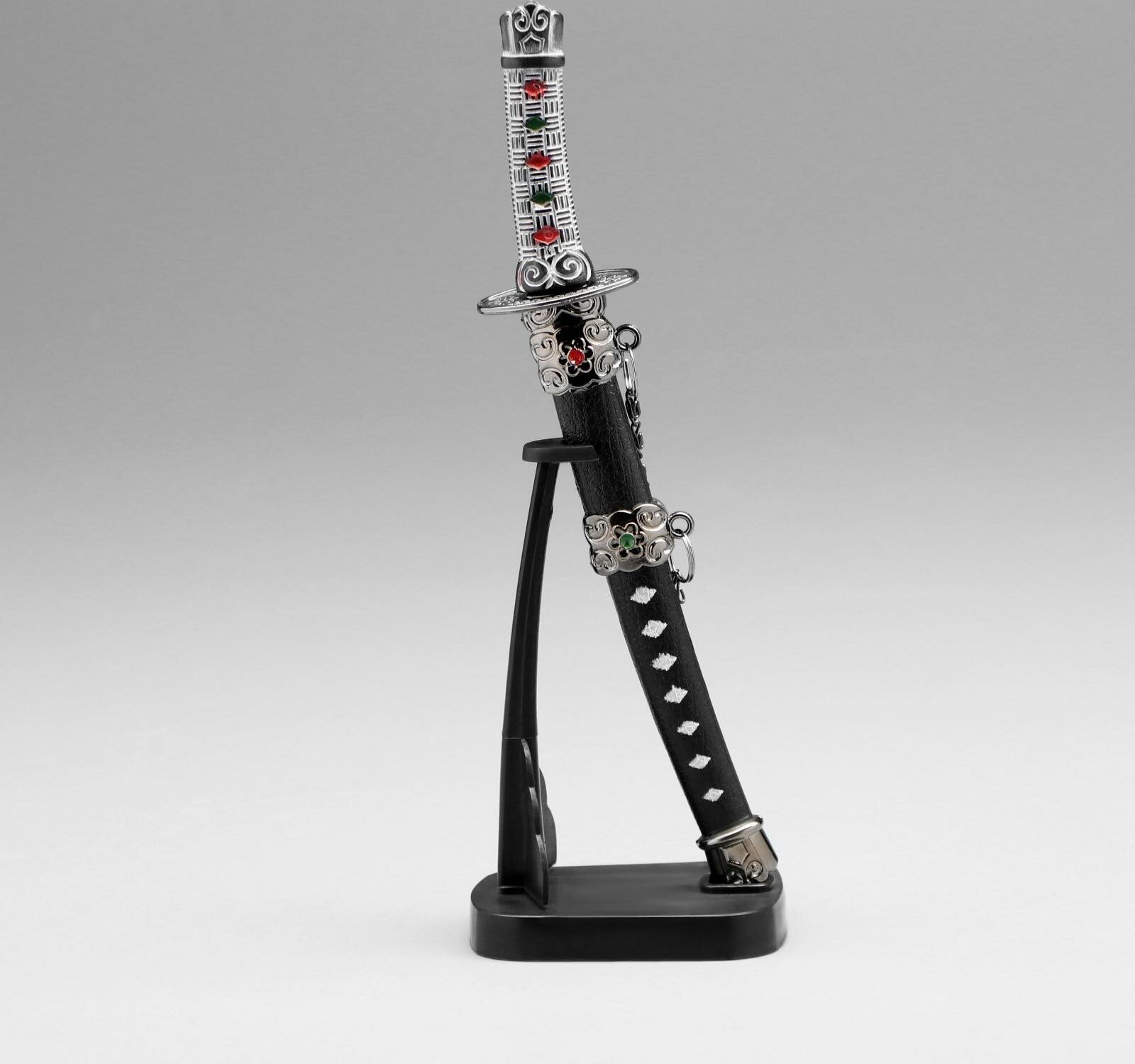 Сувенирное оружие "Катана на подставке", чёрные ножны с красными ромбами, 20см