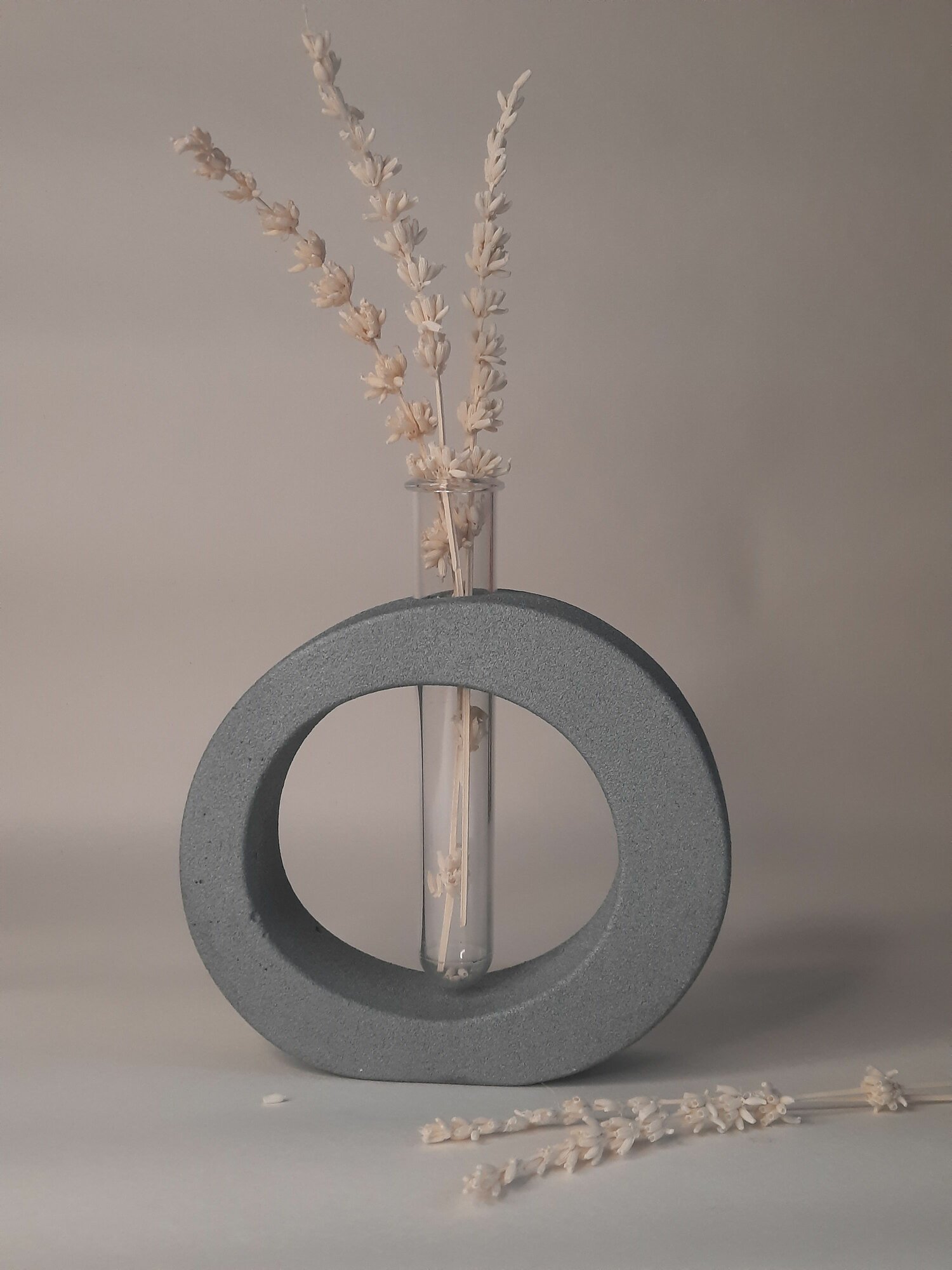 фото Ваза с колбой с эффектом натурального камня