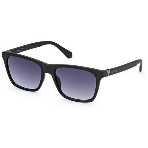 Солнцезащитные очки GUESS черный 13900₽