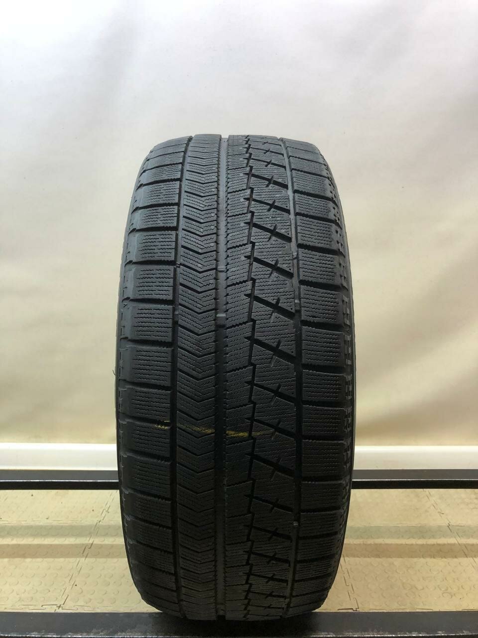 Bridgestone Blizzak VRX 215/50 R17 БУ Шины Зимние