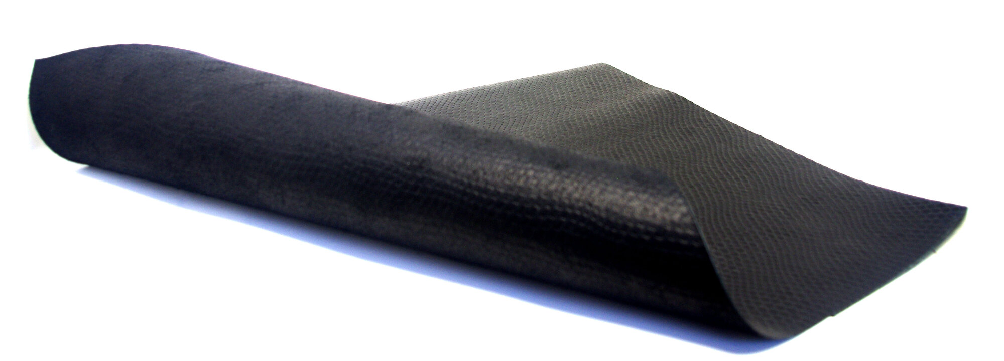 Натуральная итальянская кожа производства Monpel Italia с тиснением - кобра, цвет черный - Формат А3
