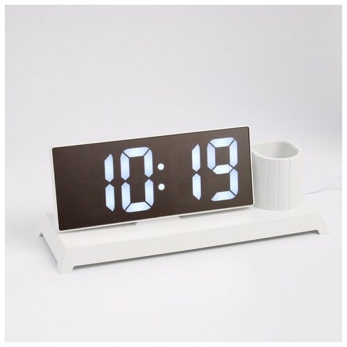 Часы настольные электронные, с карандашницей, белая индикация, 11 x 25 см, от USB (1шт.)