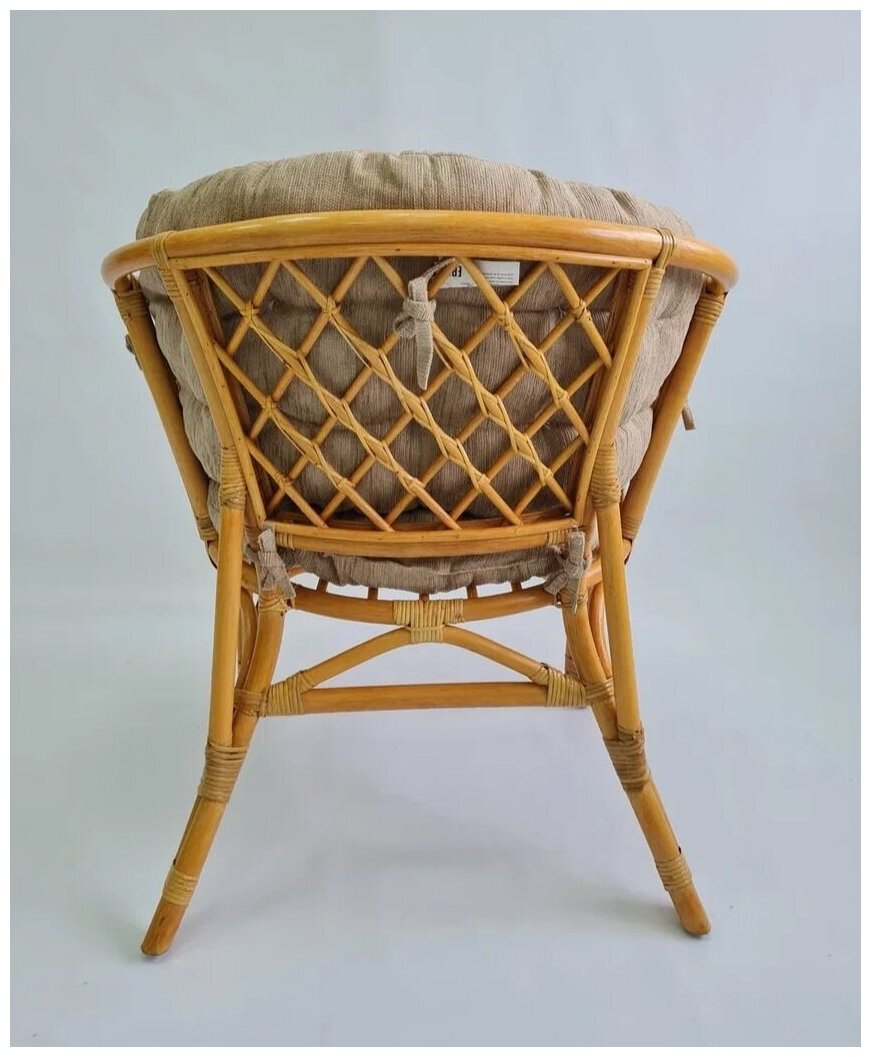 Кресло из натурального ротанга с большой светлой подушкой Багама, цвет мед - фотография № 3