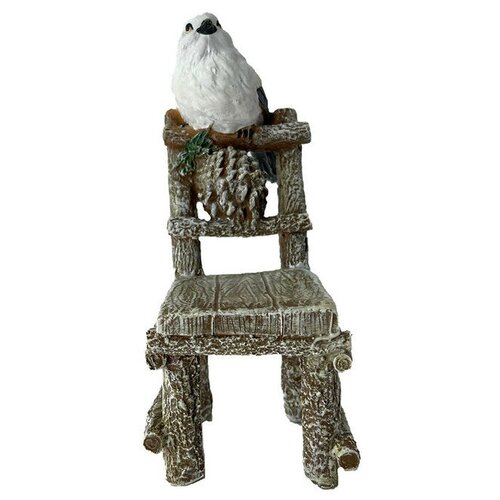 Новогодняя фигурка, статуэтка из полистоуна 'Птичка сидит на стуле Новогодняя 9x9x22 см'.