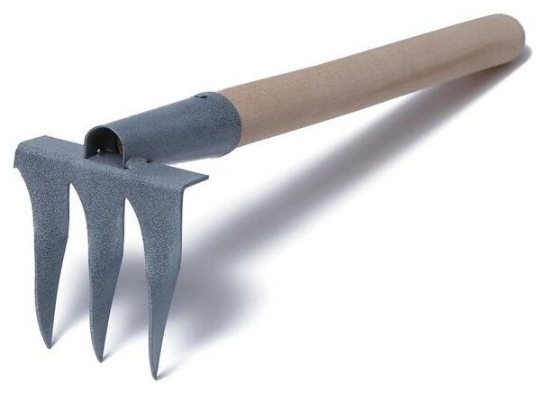 Грабли прямые, 3 витых зубца, длина 43 см, деревянная ручка - фотография № 1
