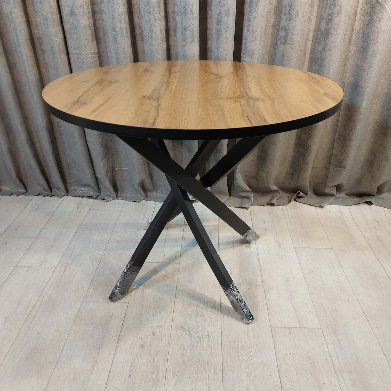 фото Стол кухонный круглый лофт