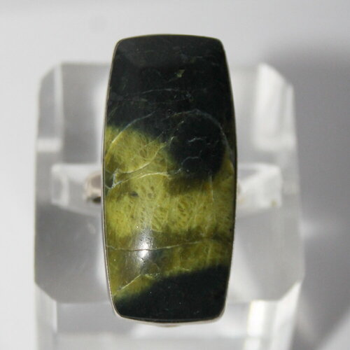 Кольцо True Stones, змеевик, размер 17, зеленый кольцо с камнем офит змеевик true stones