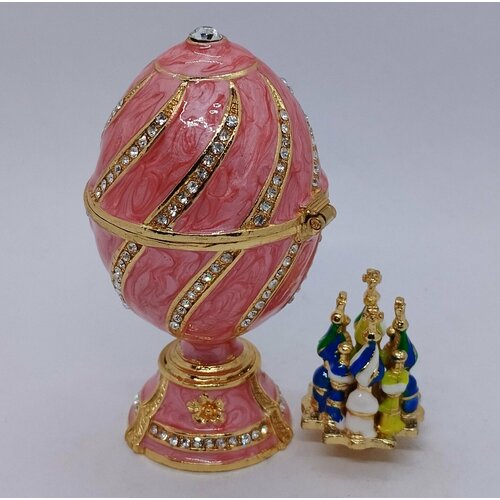 Яйцо Фаберже витое с фигуркой Храма Василия Блаженного, белое