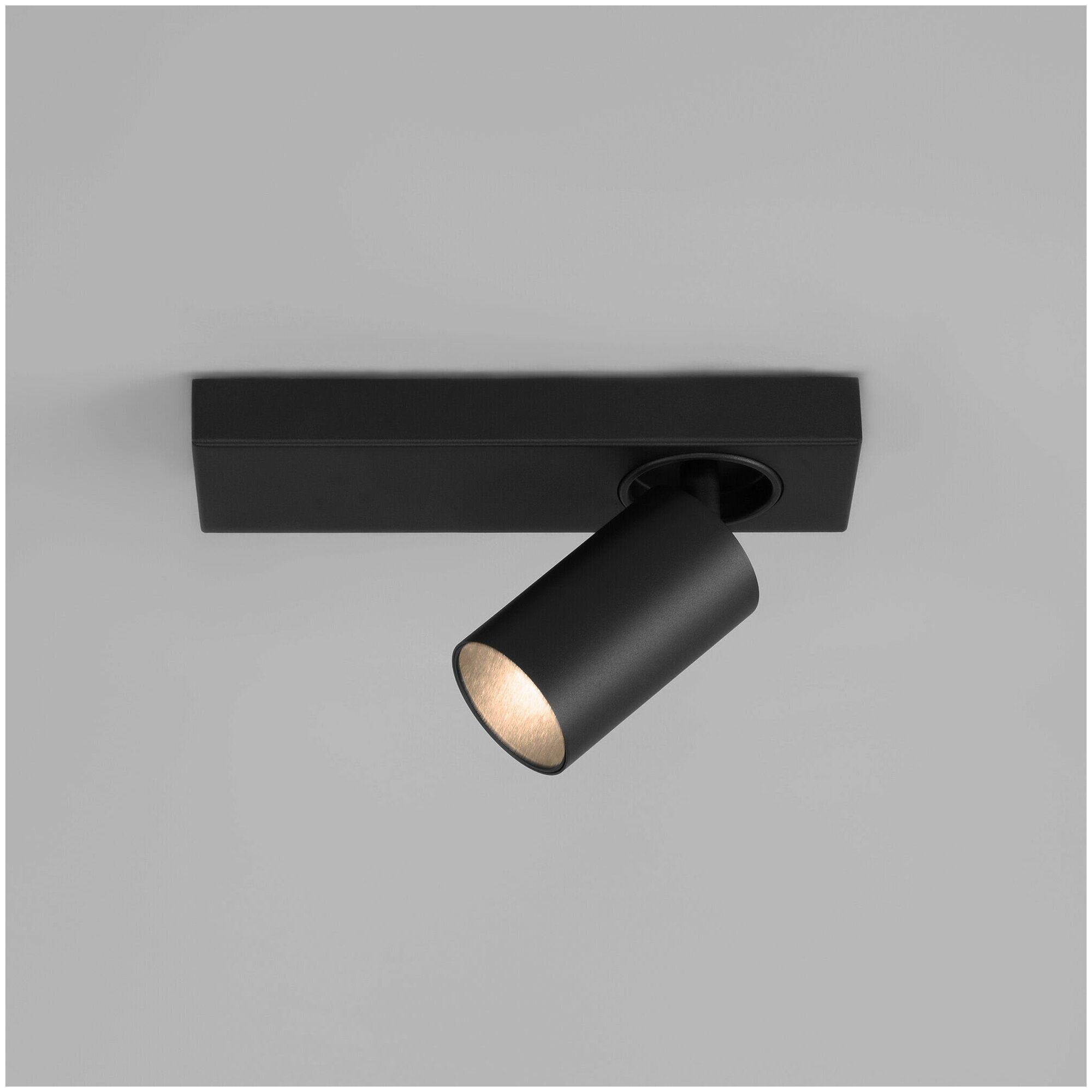Спот / Накладной светодиодный светильник с поворотным плафоном Eurosvet 20139/1 LED, 5 Вт, 4200 К, цвет черный