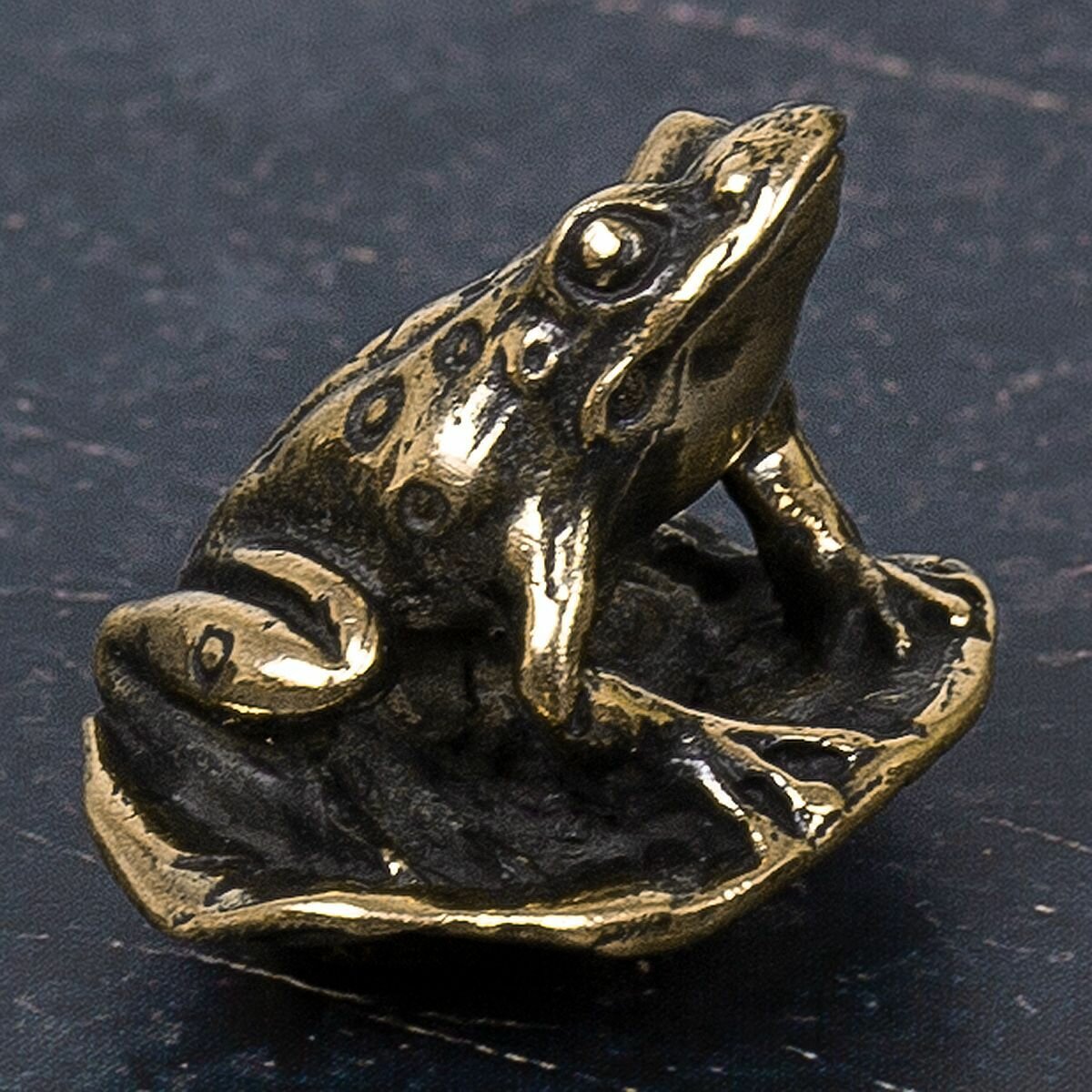 Статуэтка ( скульптура ) Лягушка на листе бронзовая