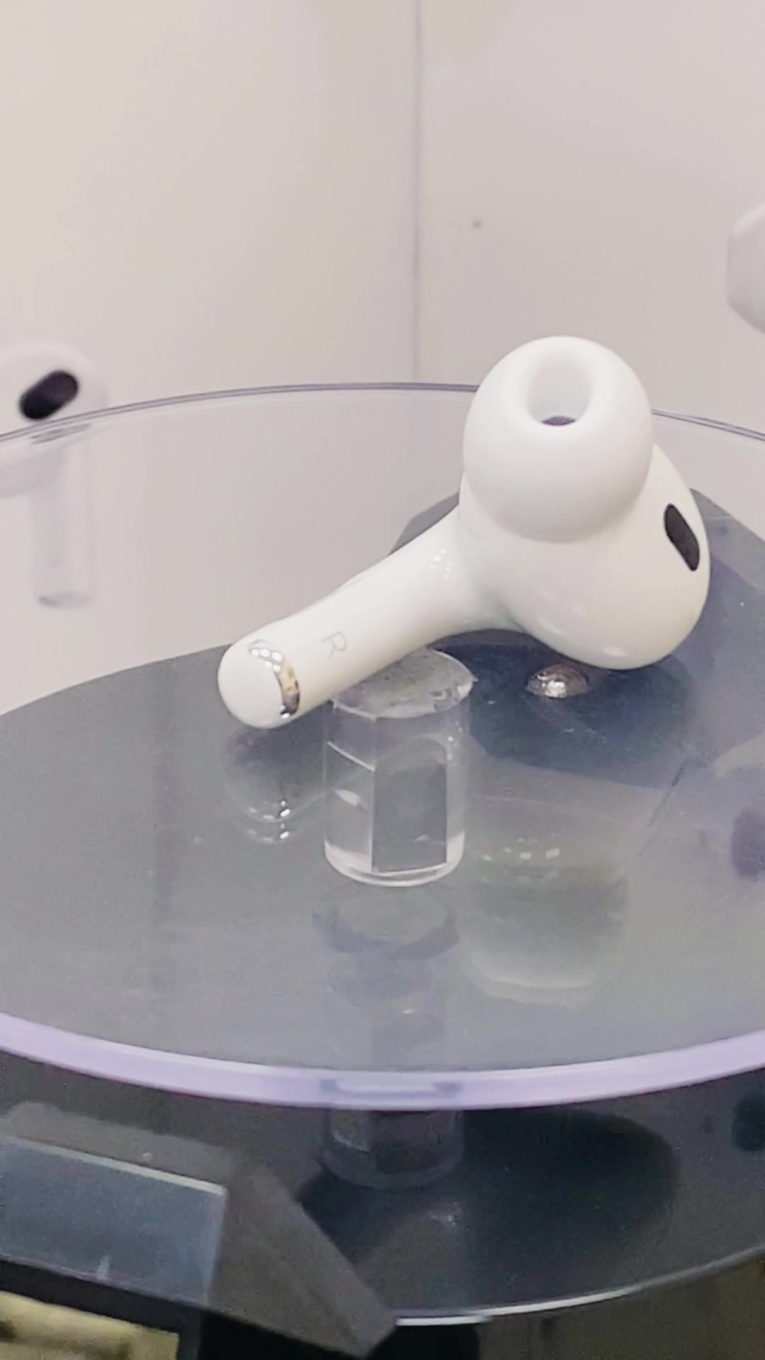 Правый Наушник для AirPods Pro 2 (R), белый / A2698 для кейса A2700 — фото 1