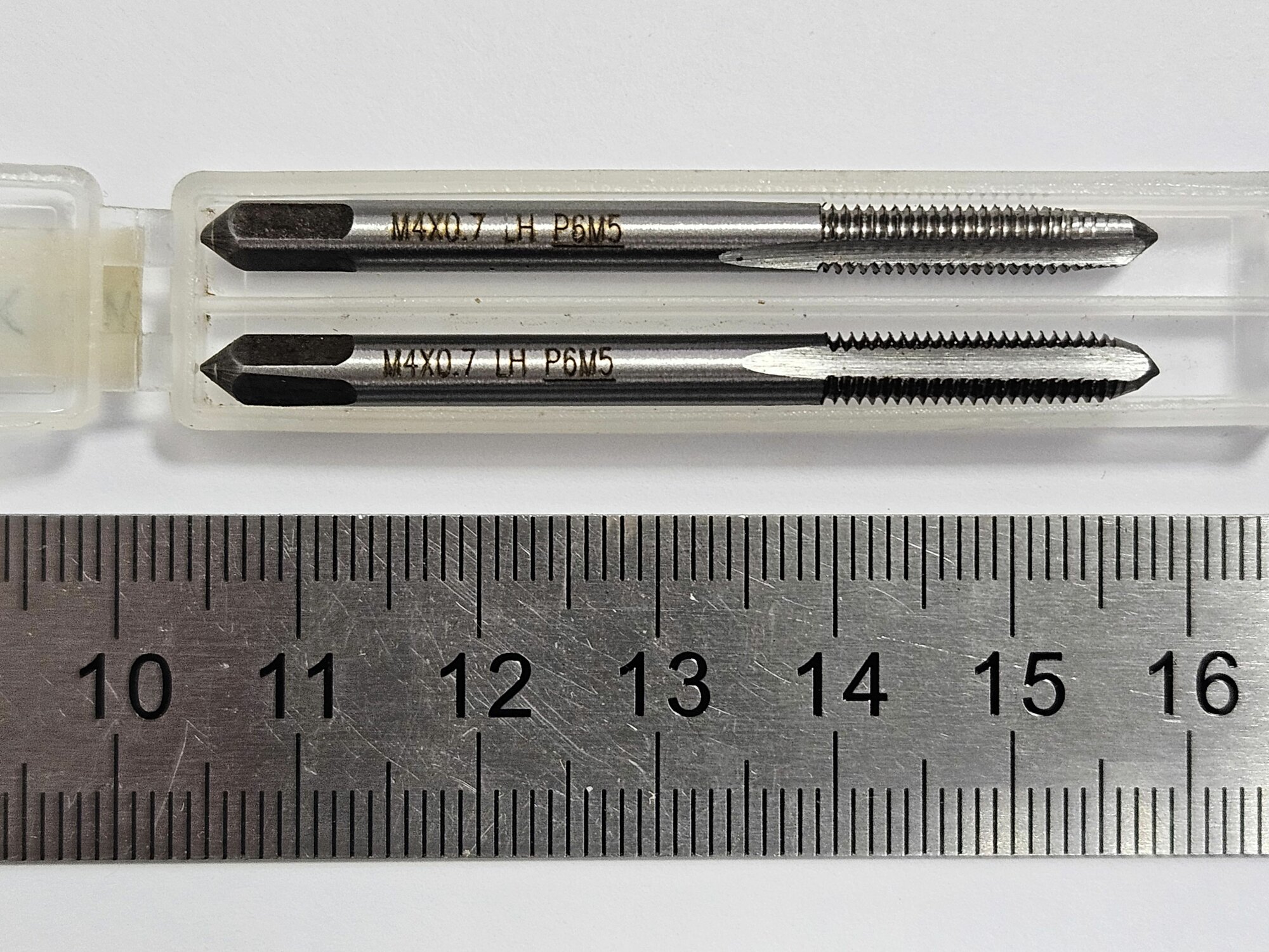 Метчик левый м/р М4х0,7 комплект из 2х шт. — фото 1