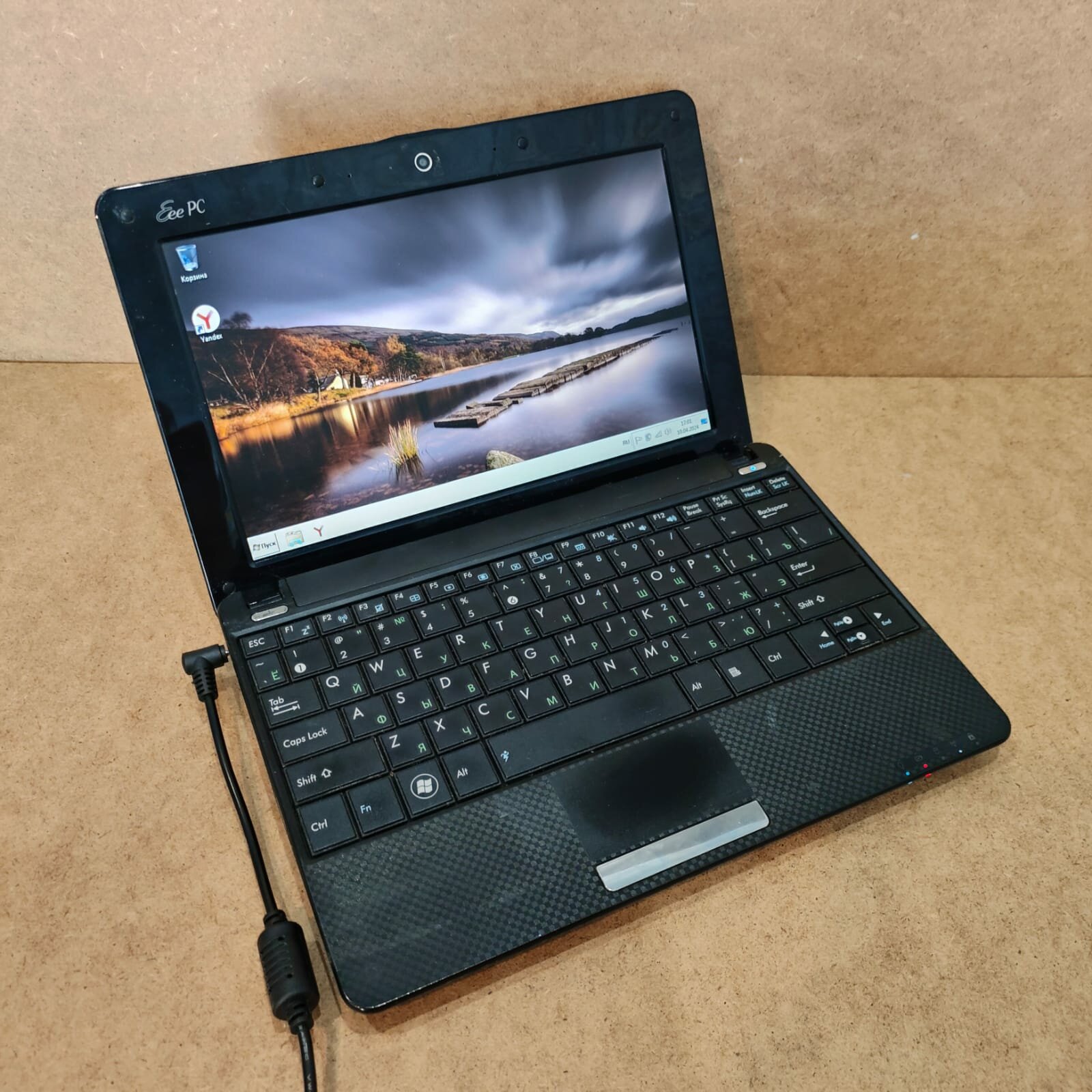 10.1" Нетбук Asus Eee PC 1001Р 1024x600, Intel Atom N450 1x1,66ГГц, RAM 1 ГБ, HDD 160 ГБ, GMA 3150, Windows 7, чёрный