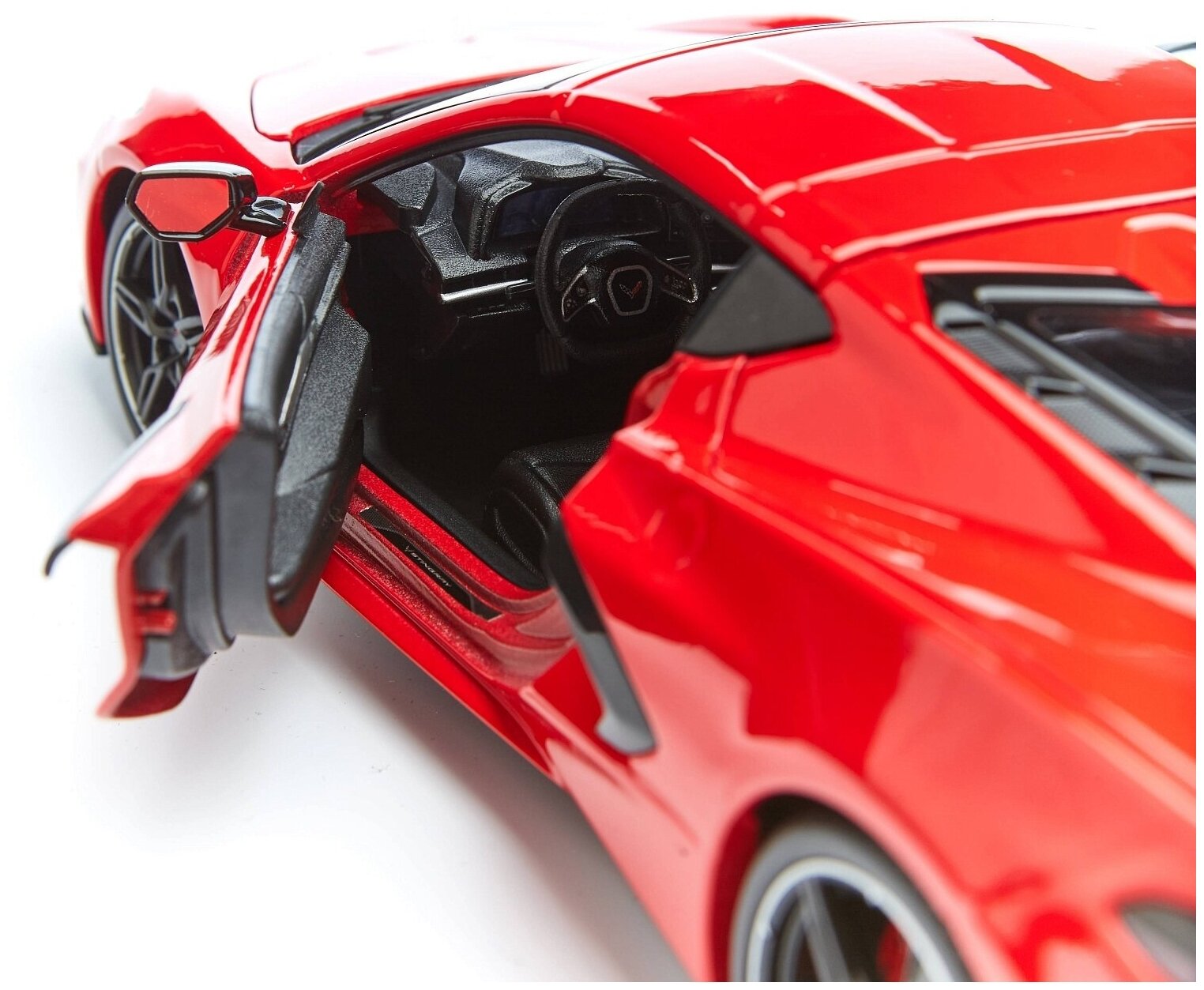 Maisto Машинка Chevrolet Corvette Stingray 2020, 1:18 красная - фото №10