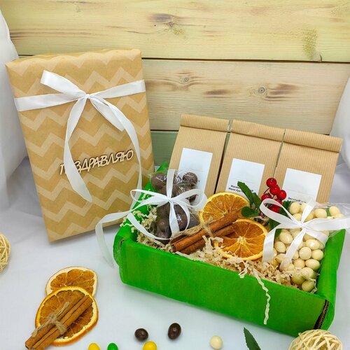 Подарочный набор на любой случай Поздравляю №1: 3 вида чая и сладости