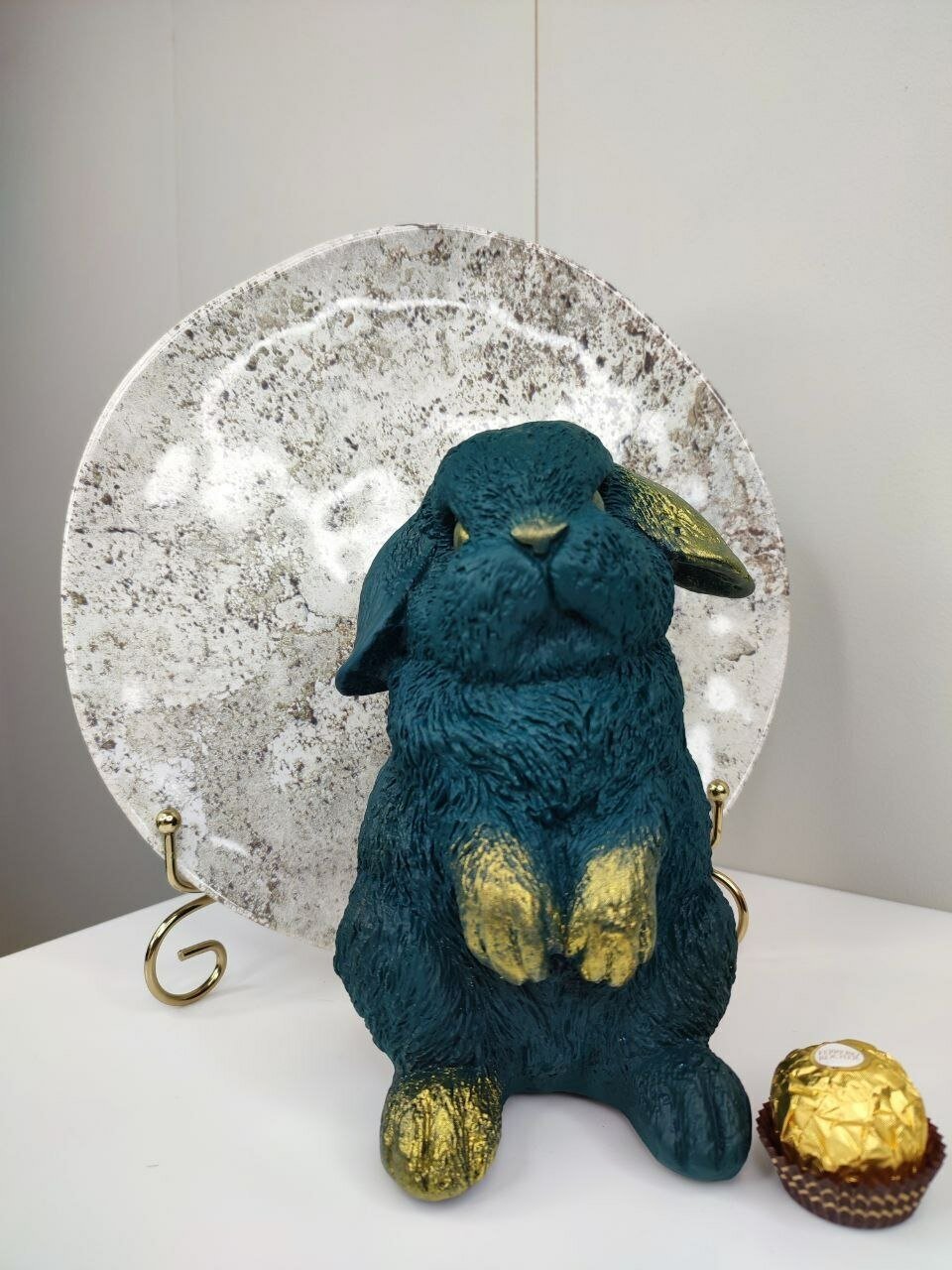 Статуэтка интерьерная Кролик Барди в декоре "Золото и Малахит")