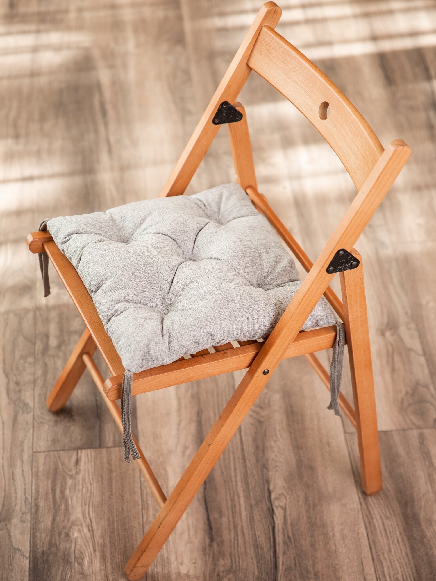 Комплект серо-коричневых подушек на стул из 2шт.