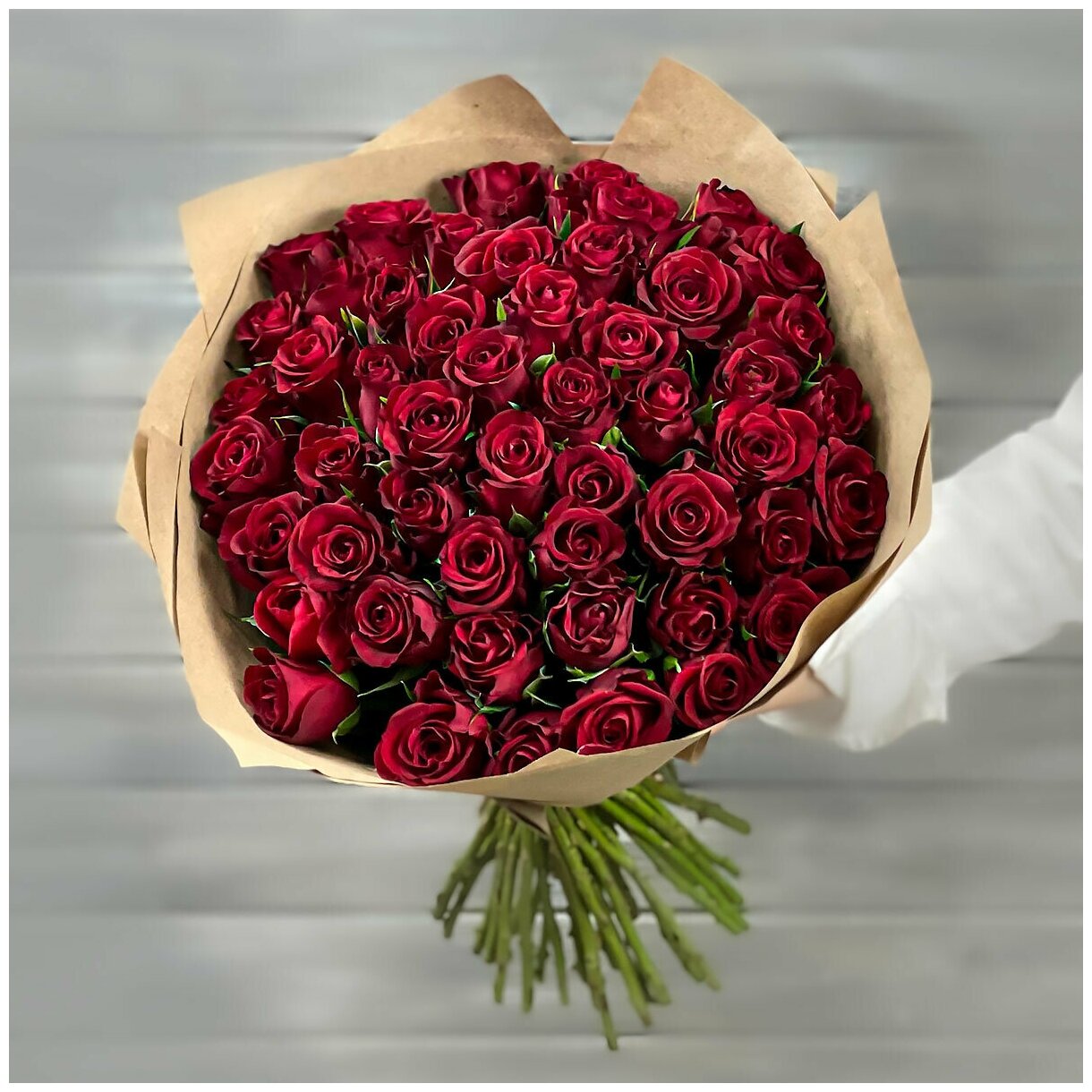 Букет из 51 красной розы 40 см в крафте Д