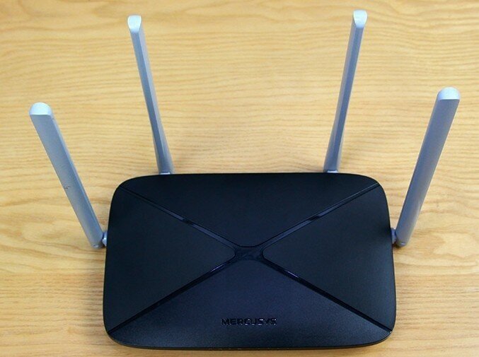 Mercusys AC12 Двухдиапазонный Wi-Fi роутер AC1200, до 300 Мбит/с на 2,4 ГГц + до 867 Мбит/с на 5 ГГц — фото 1