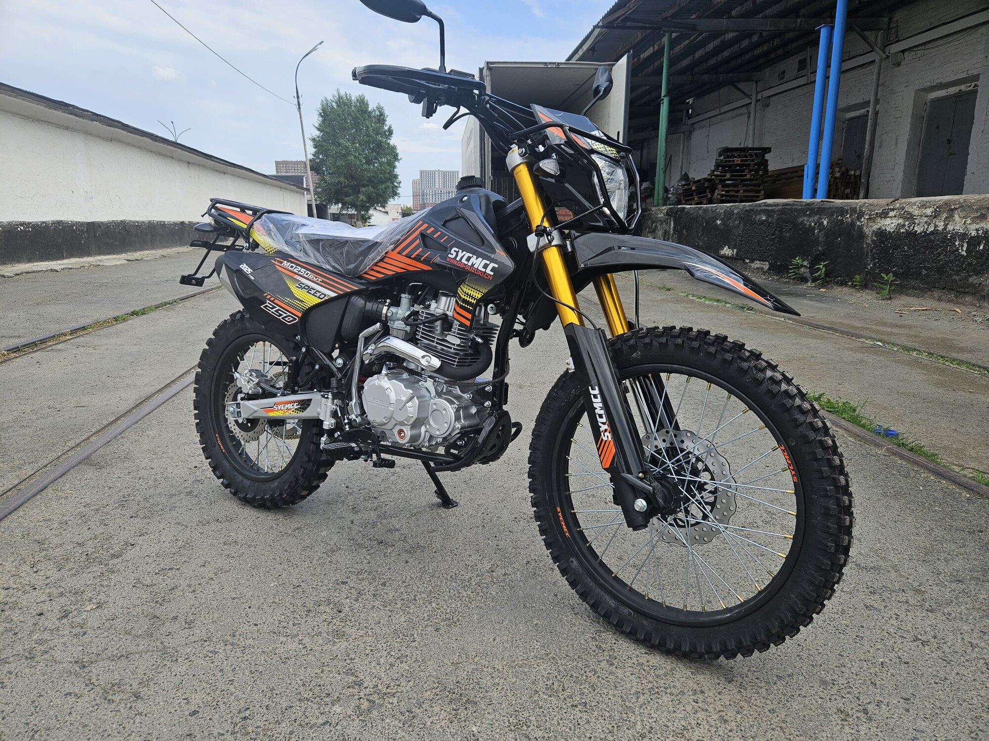 Мотоцикл SYCMCC (SUZUKI), 250 см³ 172fmm, 4 тактный, электростартер, с кикстартером с балансировочный вал, черный