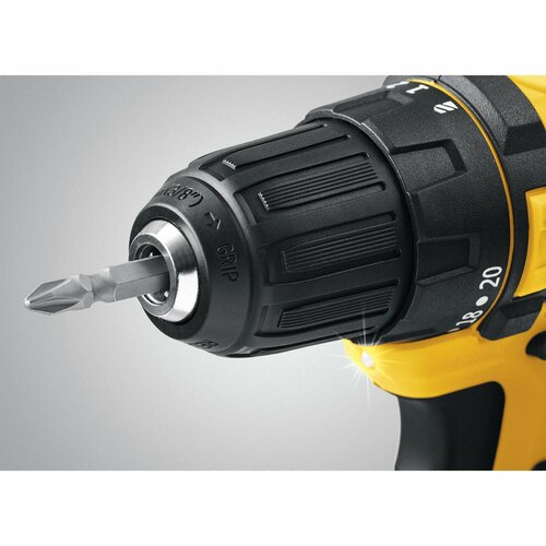 STEHER 12 В 35 Нм 2 АКБ 2 Ач бесщеточная дрель-шуруповерт кейс CDB-120-2 8489₽