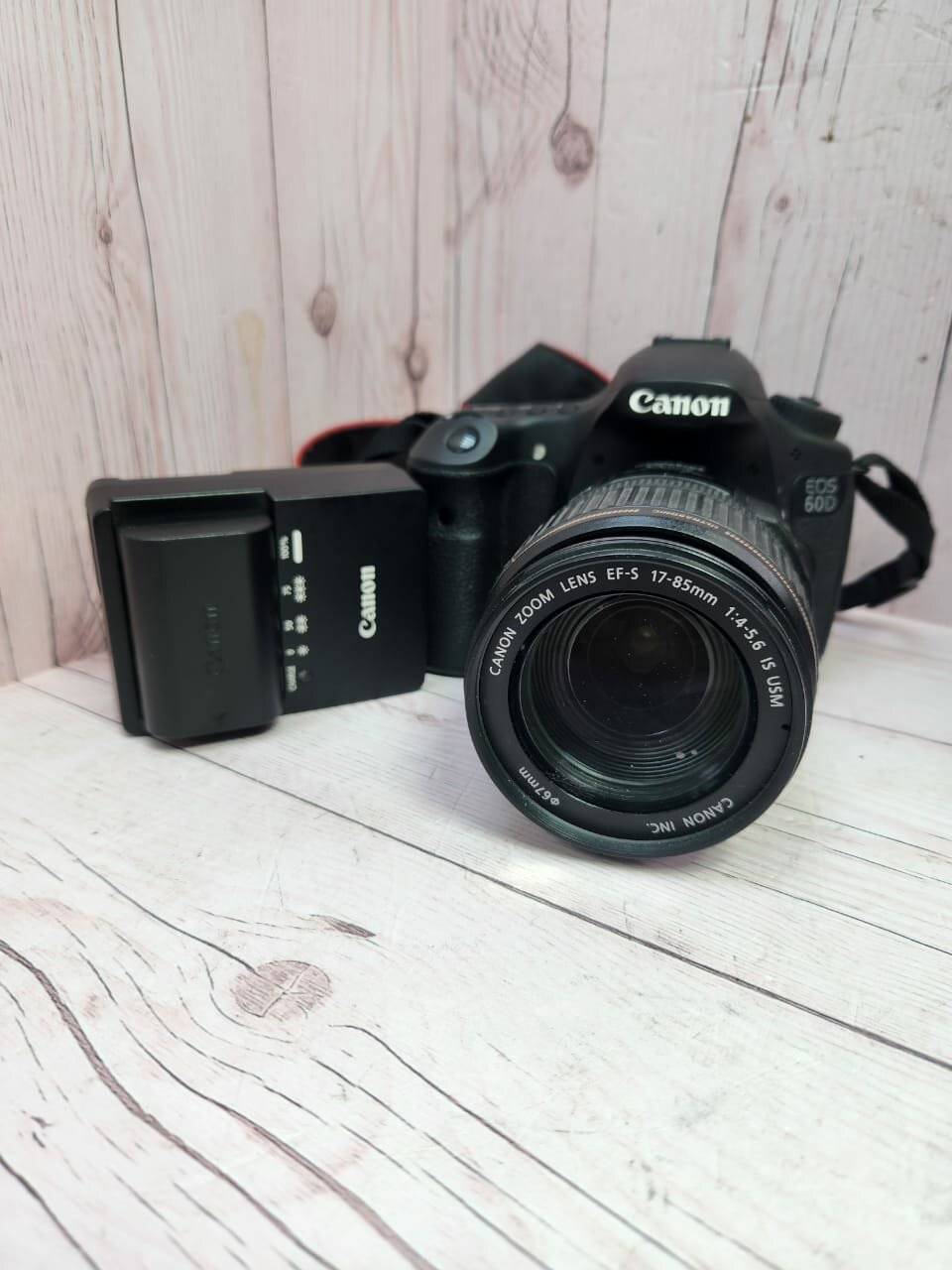 Уценка Фотоаппарат Canon EOS 60D Kit EF-S 17-85mm 1.4-5.6 IS USM