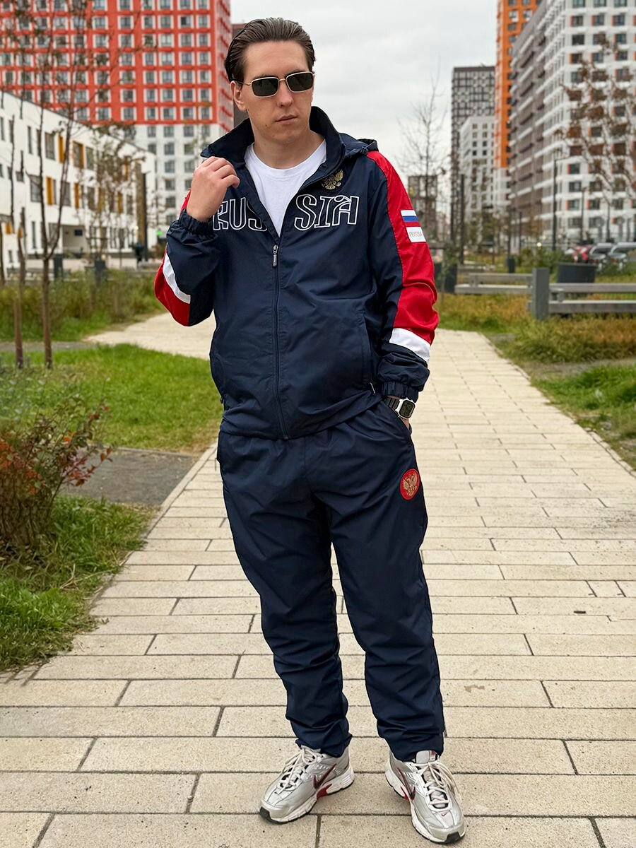 Костюм спортивный