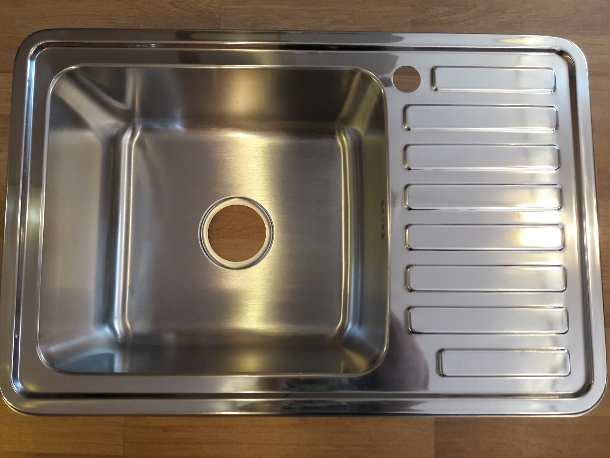 Мойка для кухни из нержавеющей стали толщиной 1мм MELANA MLN-6643L врезная размер 66*43см левая с крылом