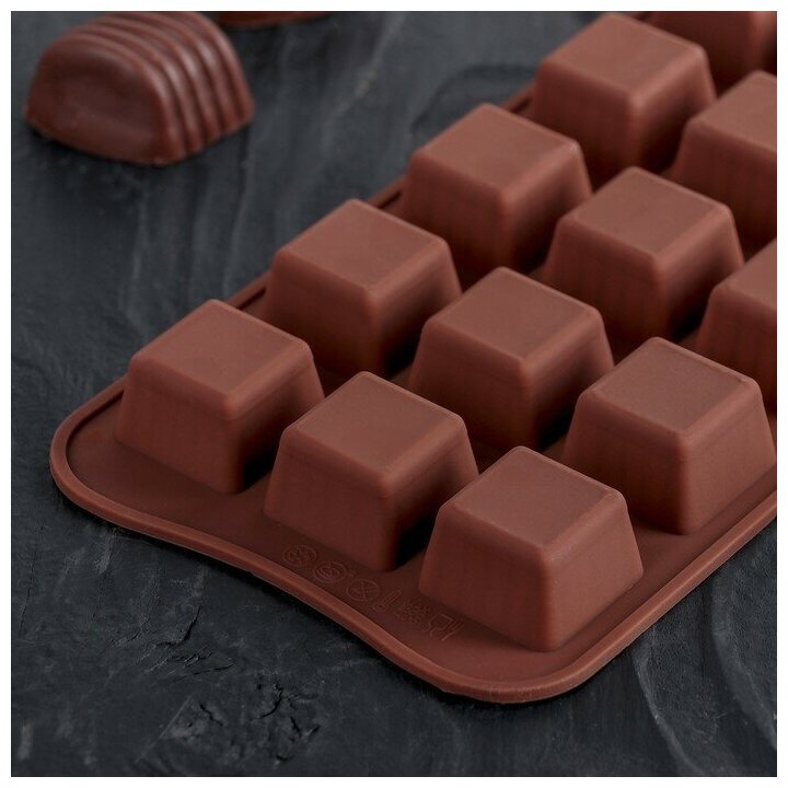Форма для льда и кондитерских украшений Доляна «Шоколадные конфеты», 21,5×10×1,5 см, 15 ячеек, цвет шоколадный - фотография № 7