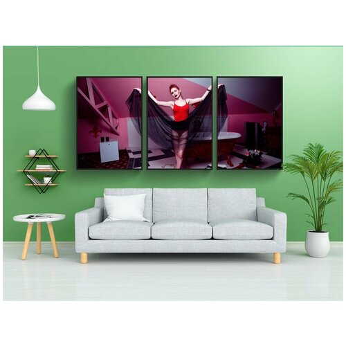 фото Набор модулных постеров для интерьера "девушка, ванное, розы" 60x90 см. в тубусе, без рамки lotsprints