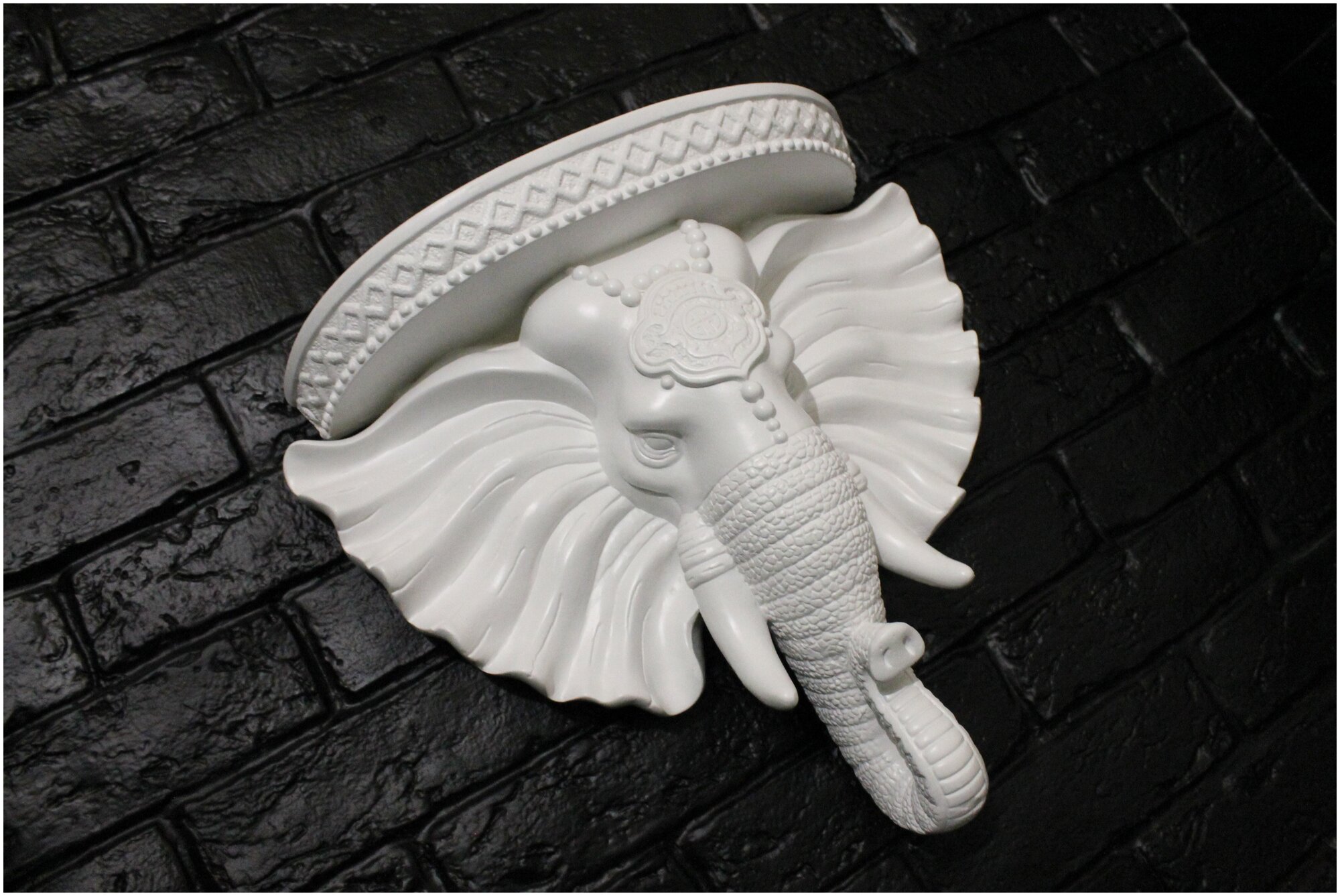 Полка настенная "Слон" в белом цвете ZlatDecor, украшение настенное, декор, 1 шт