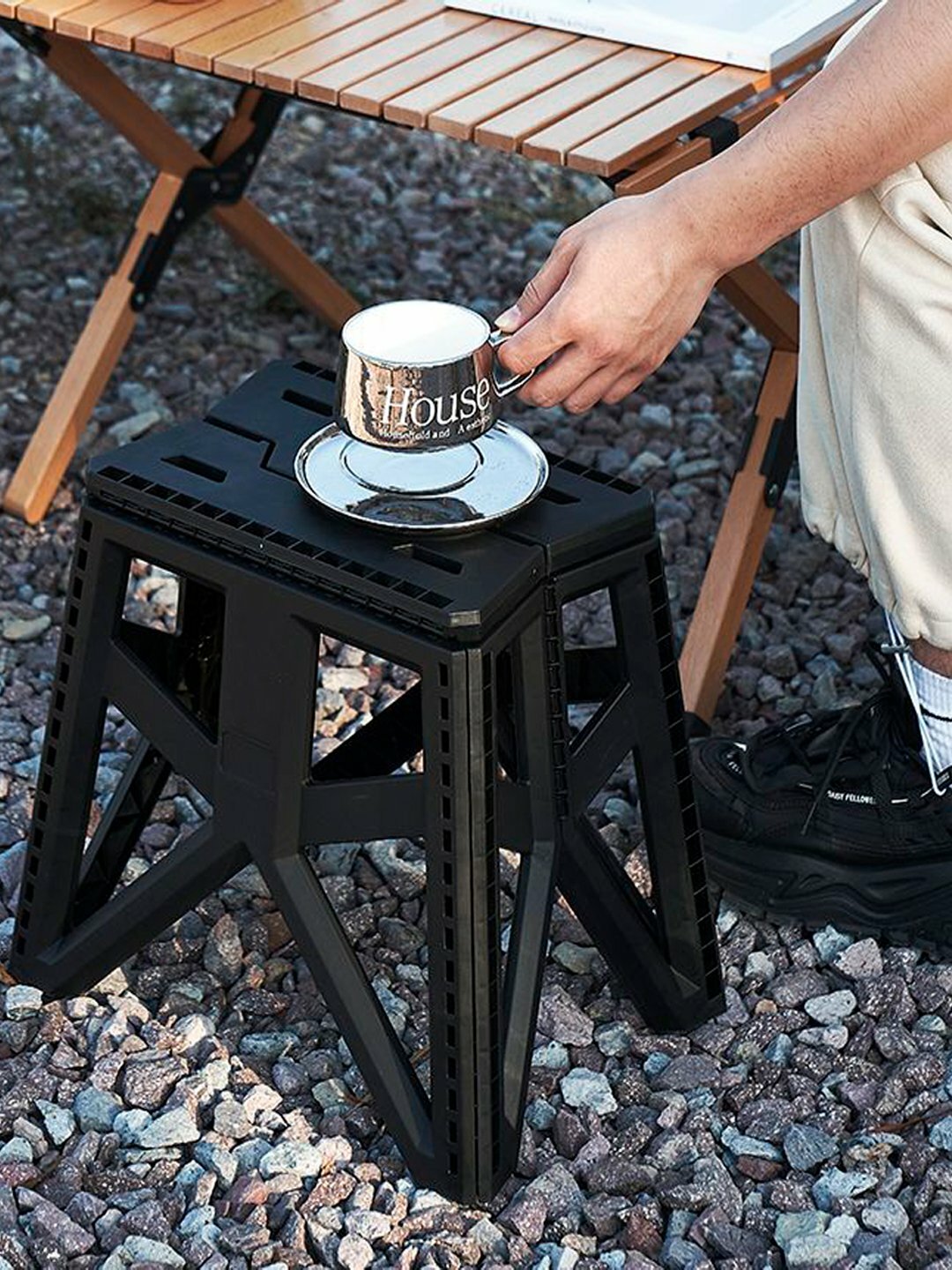 Пластиковый складной стул — фото 1