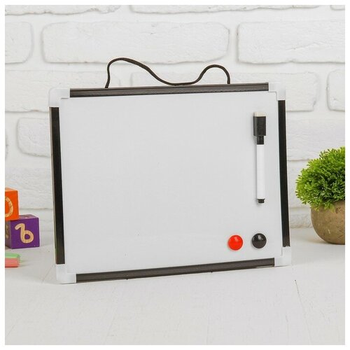 Доска магнитно-маркерная с магнитами и маркером Классика 15х30х20 см 806₽