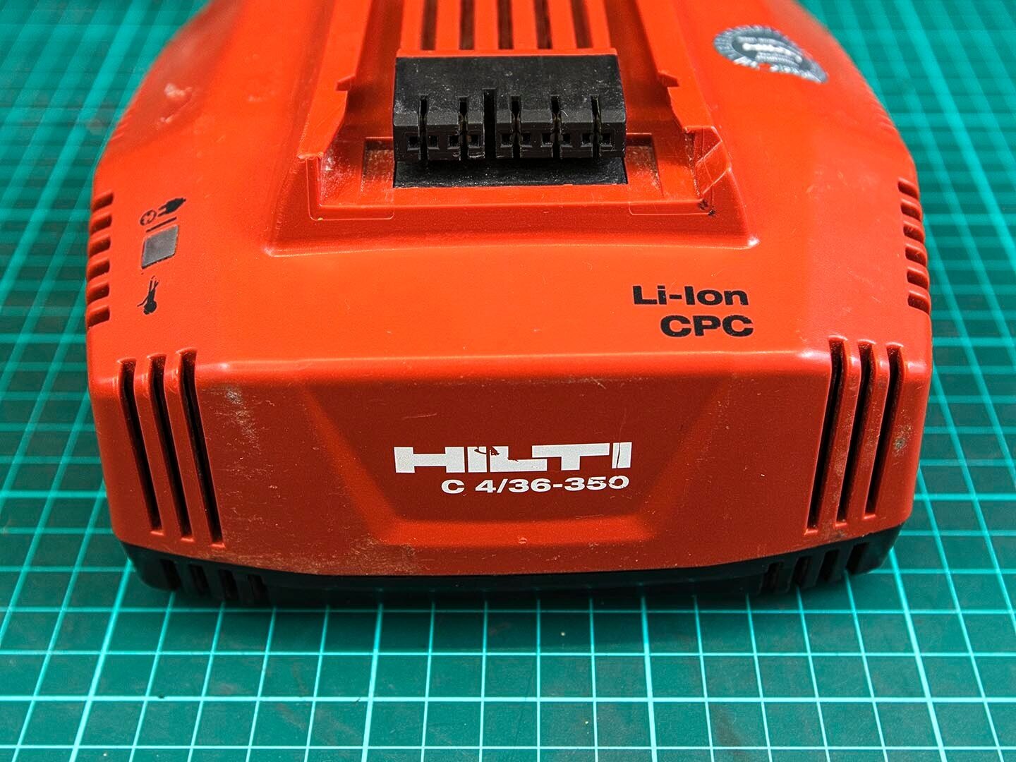 Зарядное устройство HILTI высокоскоростное - фото №11