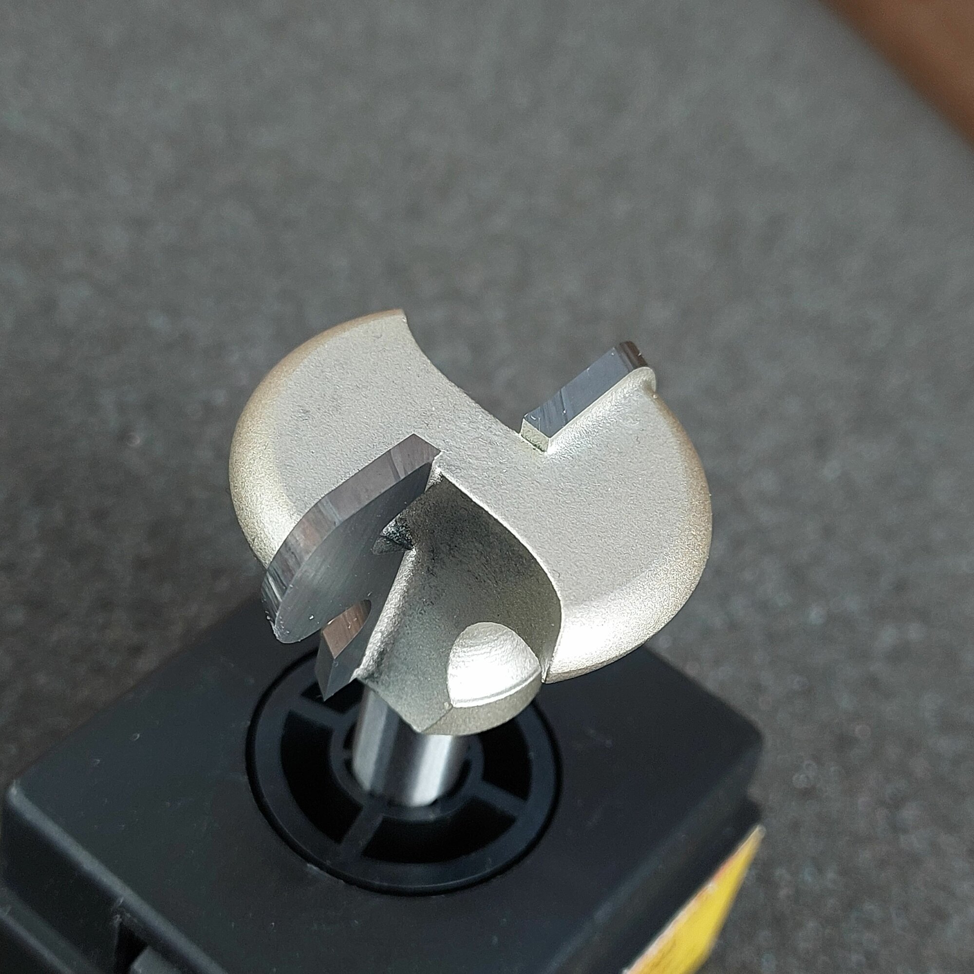 Изображение Фреза интегрируеиая ручка R:4,8 мм Глобус 2044 D:29mm I:20mm d:8mm Радиус R:4,8mm Инт. Ручка Арт:2044D29d8