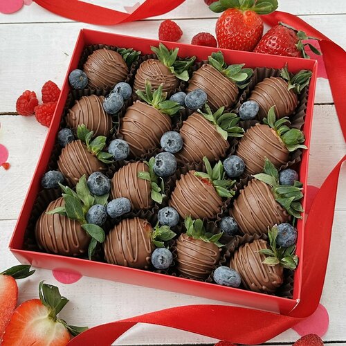 Клубника в шоколаде вкусный подарок для девушки 16-25 шт 3444₽