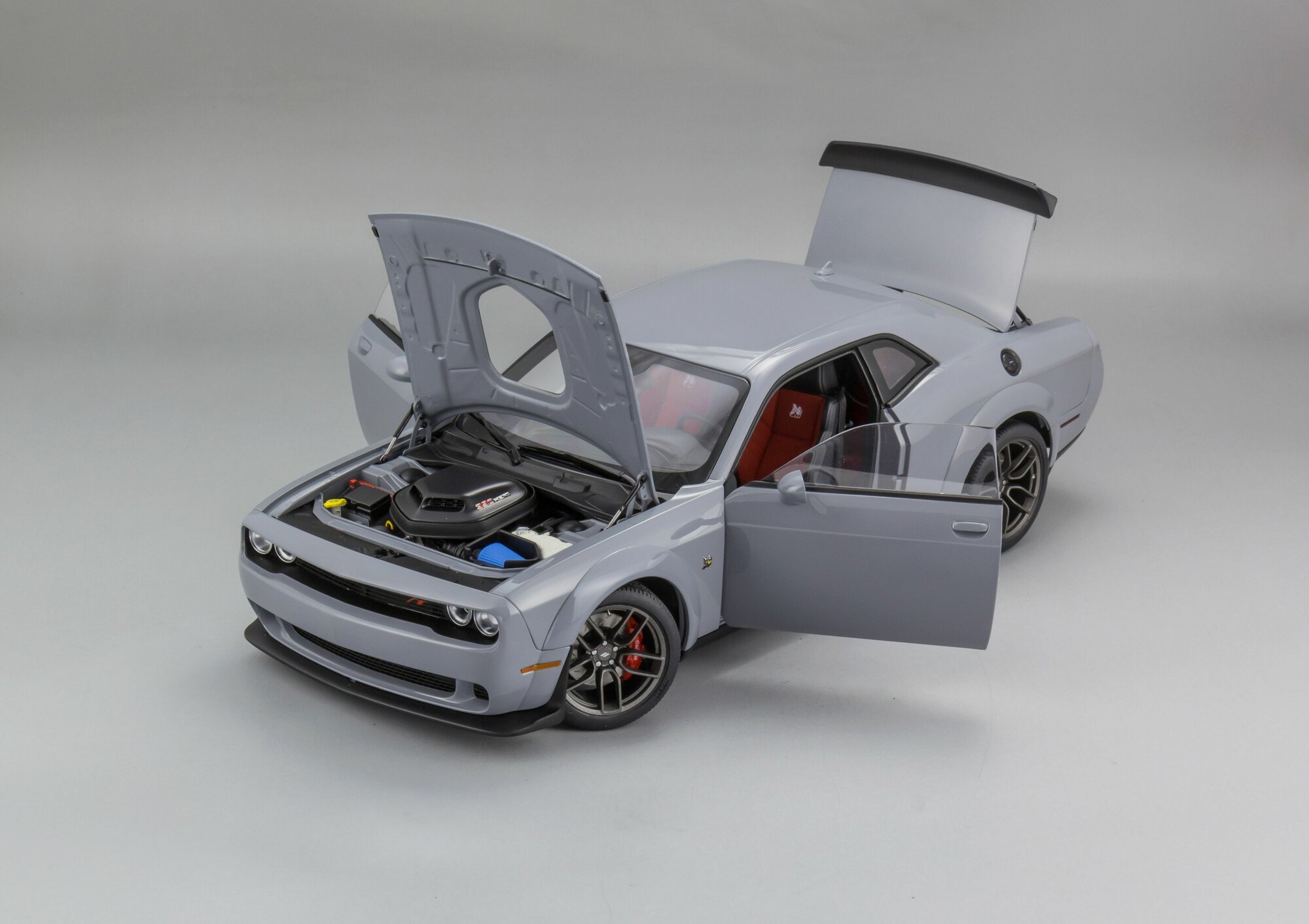 Коллекционная масштабная модель 1:18 Dodge Challenger R/T Scat Pack Shaker Widebody - 2022 от AUTOart — фото 1