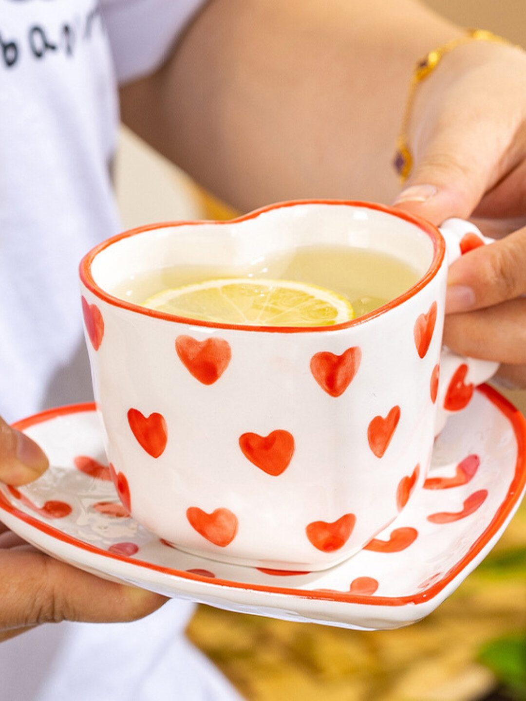 Фарфоровый кофейный набор в форме сердца: чашка и блюдце, подарочный — фото 1