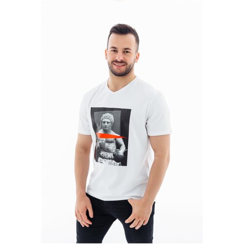 фото Impresa / футболка мужская grande с v-вырезом, с принтом "боксёр", цв. белый, размер 48