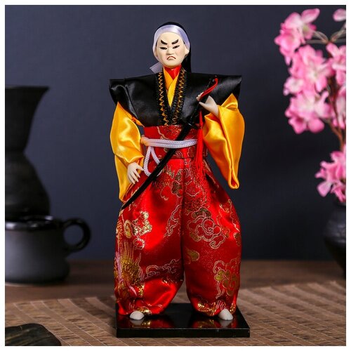 Кукла коллекционная Воин в ярком кимоно с саблей 30х12,5х12,5 см 4147030