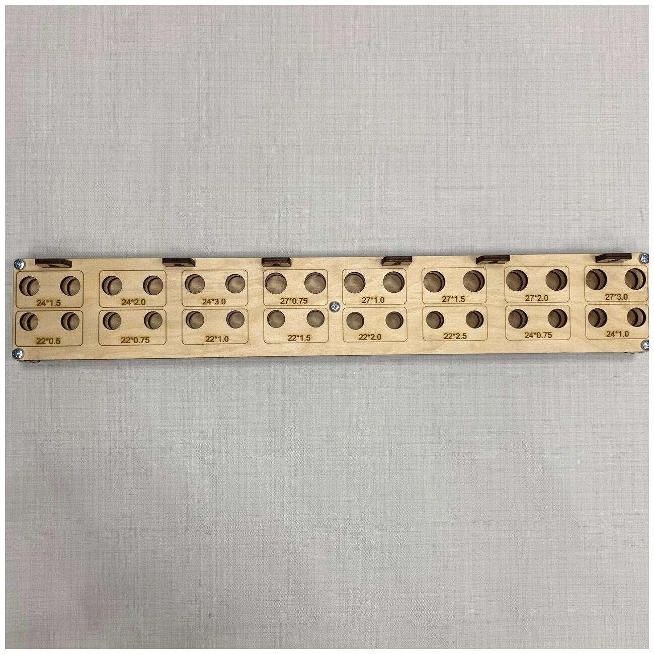 Подставка под метчики М22-27 мм, из фанеры