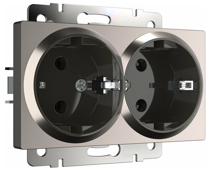 фото Розетка двойная с заземлением (глянцевый никель) Werkel WL02-SKG-02-IP20