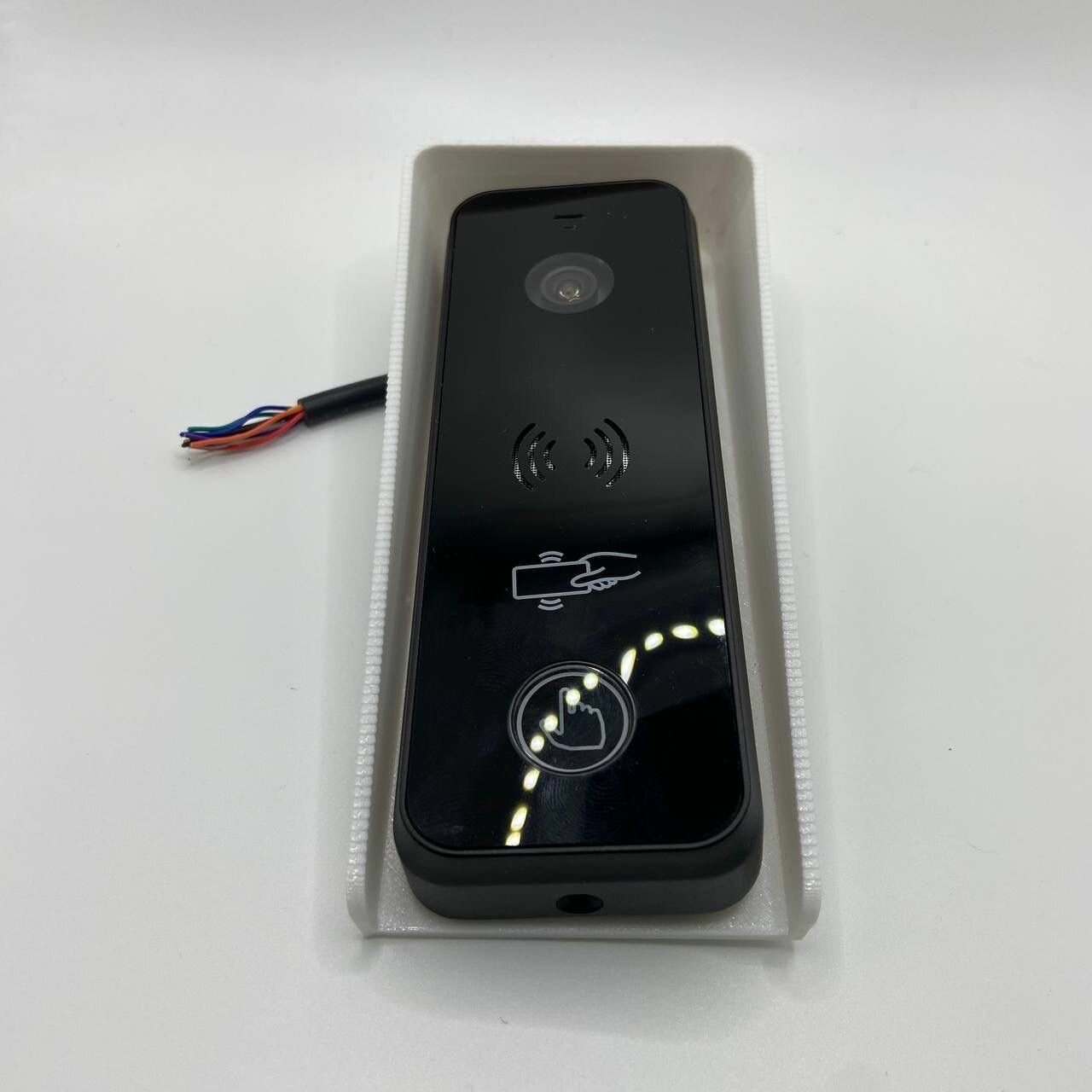 фото Защитный козырек для вызывной панели домофона TANTOS iPanel (белый) 145х58мм