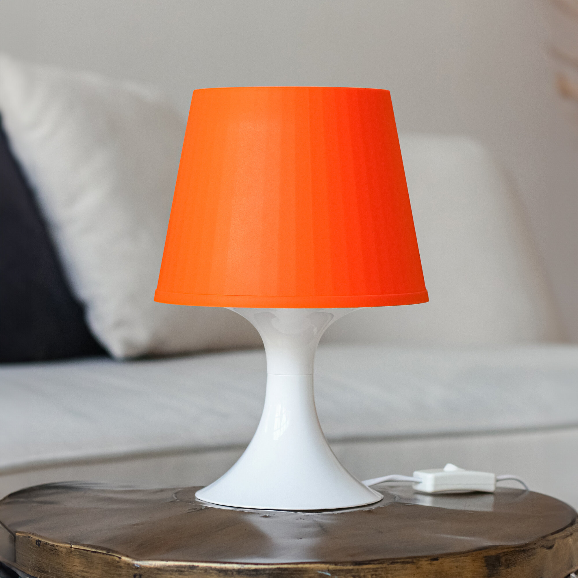 Настольный светильник-ночник с оранжевым абажуром, Светильник прикроватный, Лампа настольная с абажуром