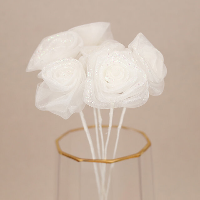 Декоративный букет роз 32 см, органза, белый, серебряный глиттер, Billiet, X528-5.5-C