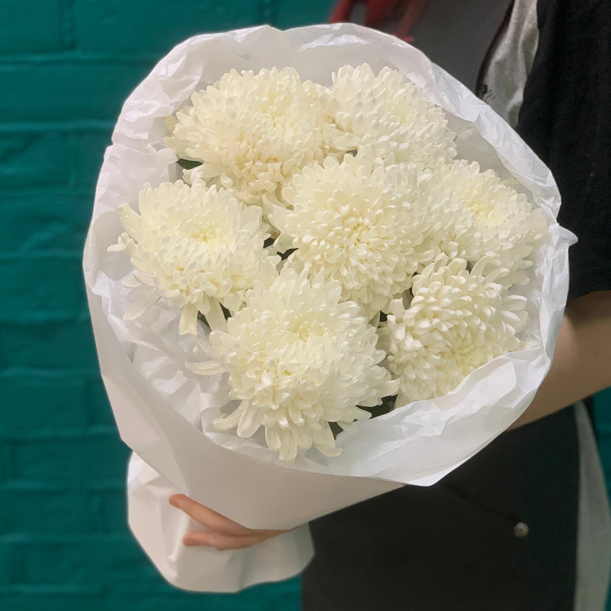 Букет 7 белых хризантем