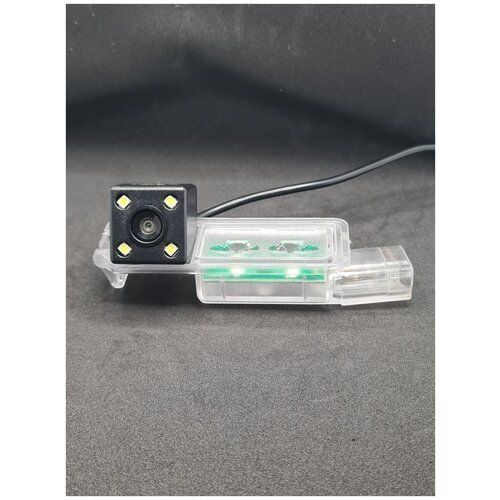 Камера заднего вида для Volkswagen и Seat г в плафон 4 LED 119900₽